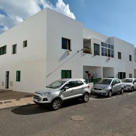 El Pueblo Apartment *